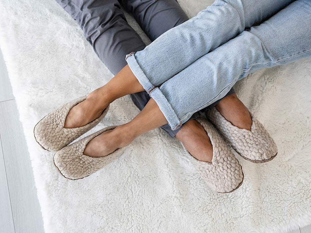 1 woolies-gewebte-hausschuhe-mit-naturgummisohle-beige #farbe_beige