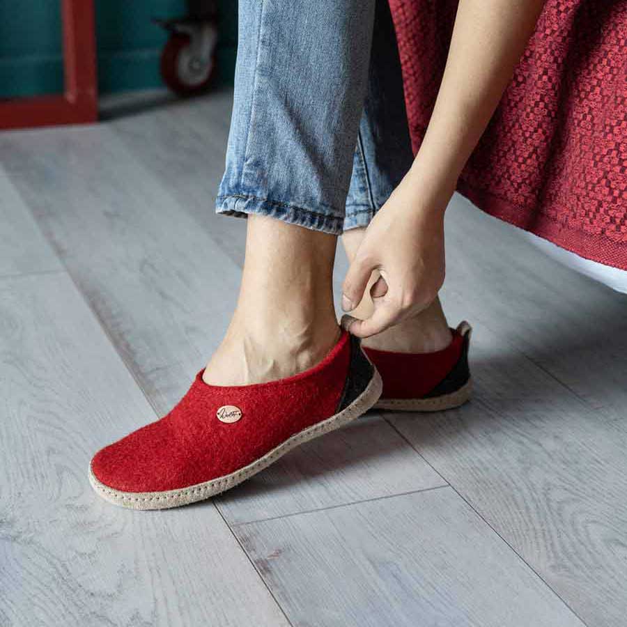 Hohe Filzhausschuhe Highland, rot