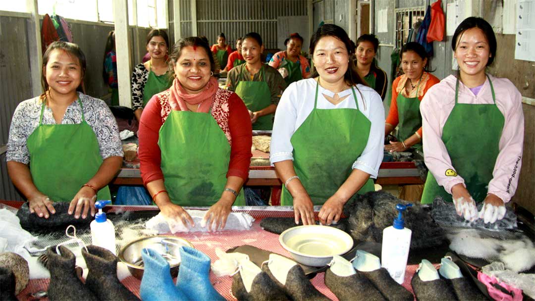 Hüttenschuhe mit Ledersohle Yeti, graphit
