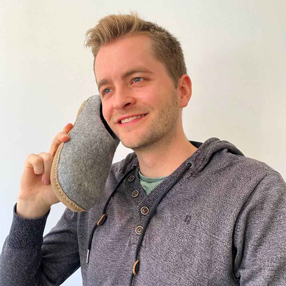 Man erreicht uns per Telefon und alternativ per Email.