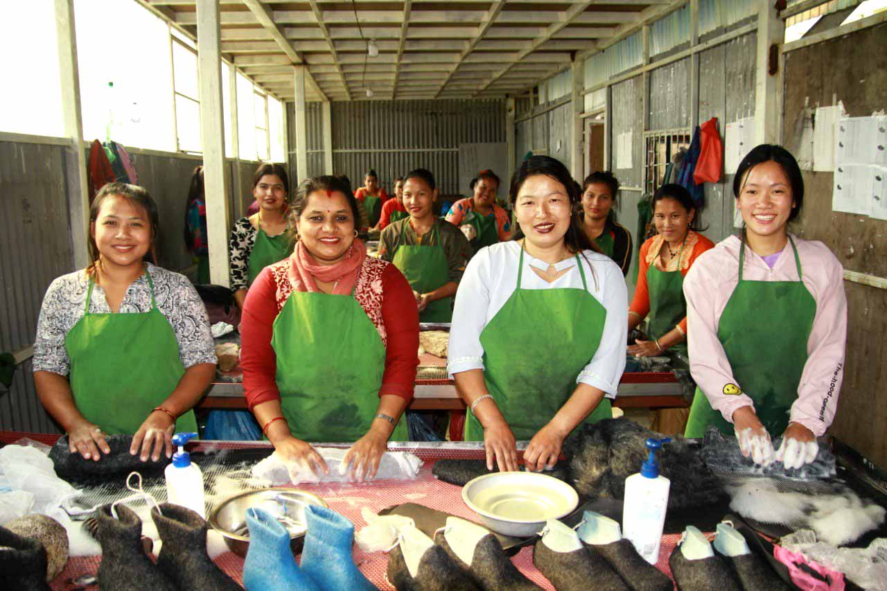 seite tibet-gaestepantoffeln-dunkelrot #farbe_dunkelrot