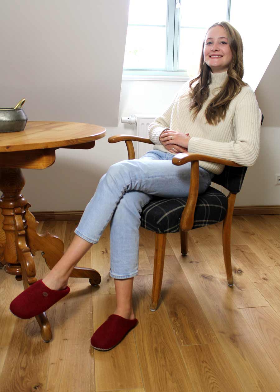 hinten tibet-gaestepantoffeln-dunkelrot #farbe_dunkelrot