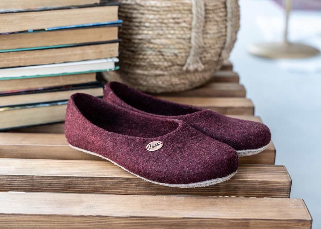 Hausschuhe Filz Ballerina dunkelrot darkcherry nebeneinander